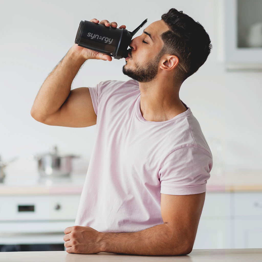 Synergy WorldWiden vitamiinijuoma juotavana